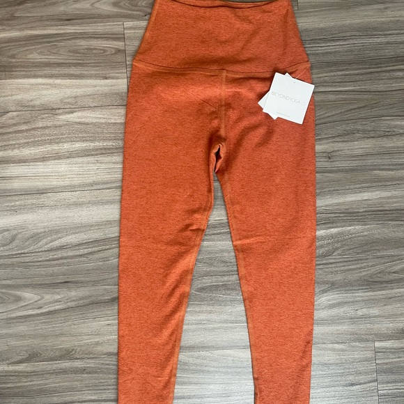 Beyond Yoga Caught in the Midi High Waisted Legging Warm Clay Heather - Picture 1 of 3